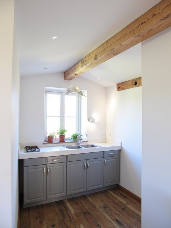 minimalist vaulted ceiling lighting